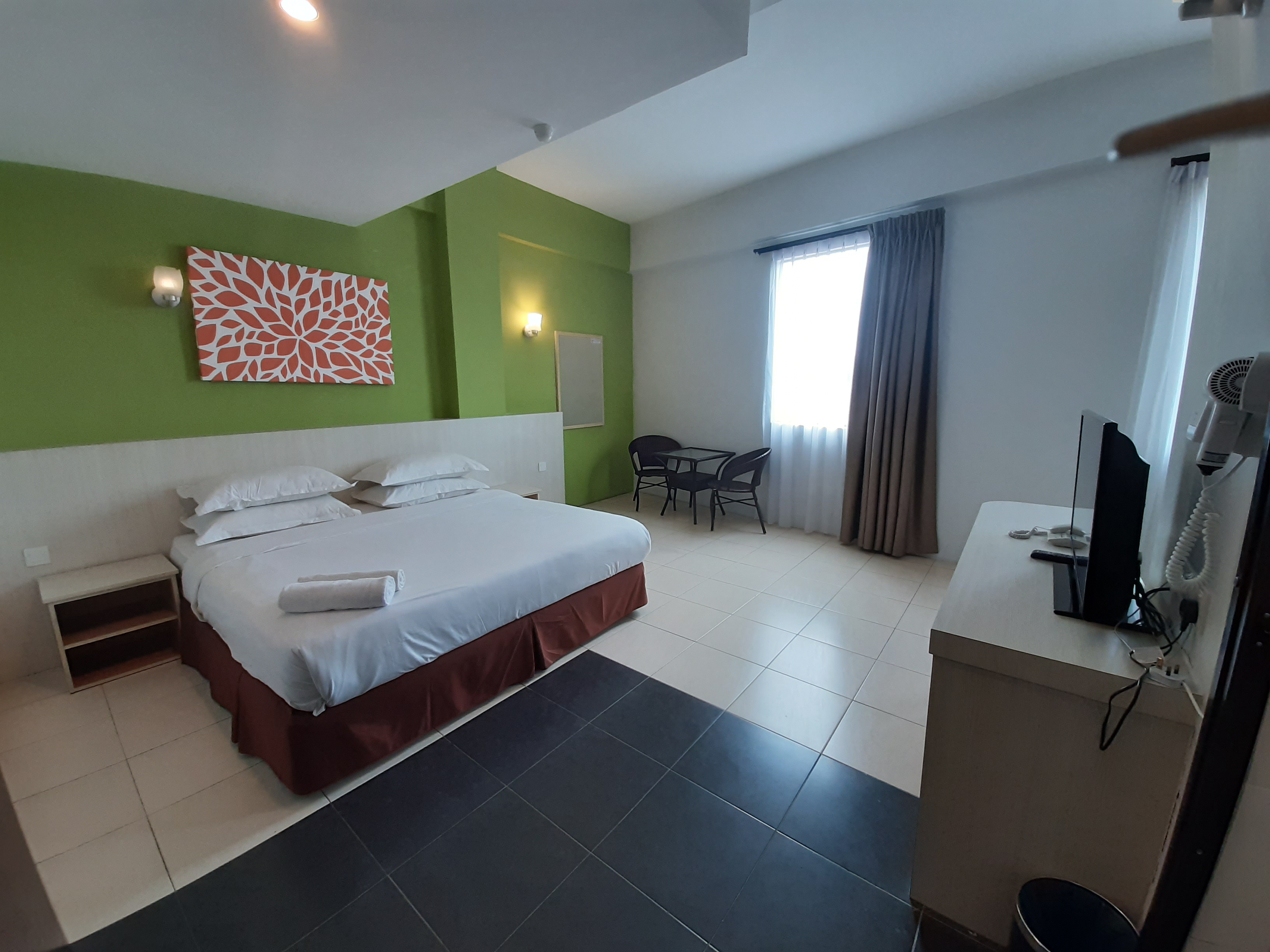 Temasek Hotel – Family Standard Room